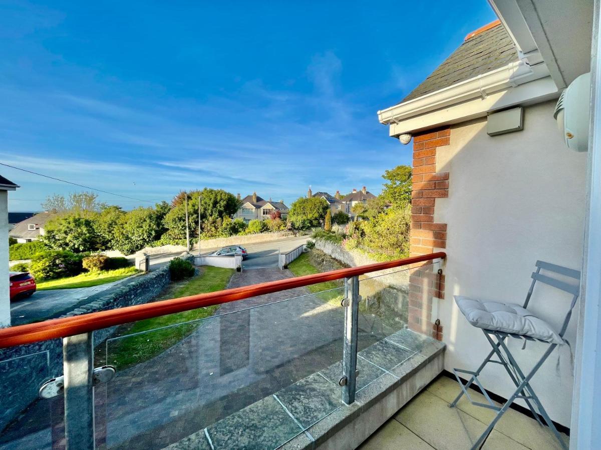 Villa Barcelona à Holyhead Extérieur photo